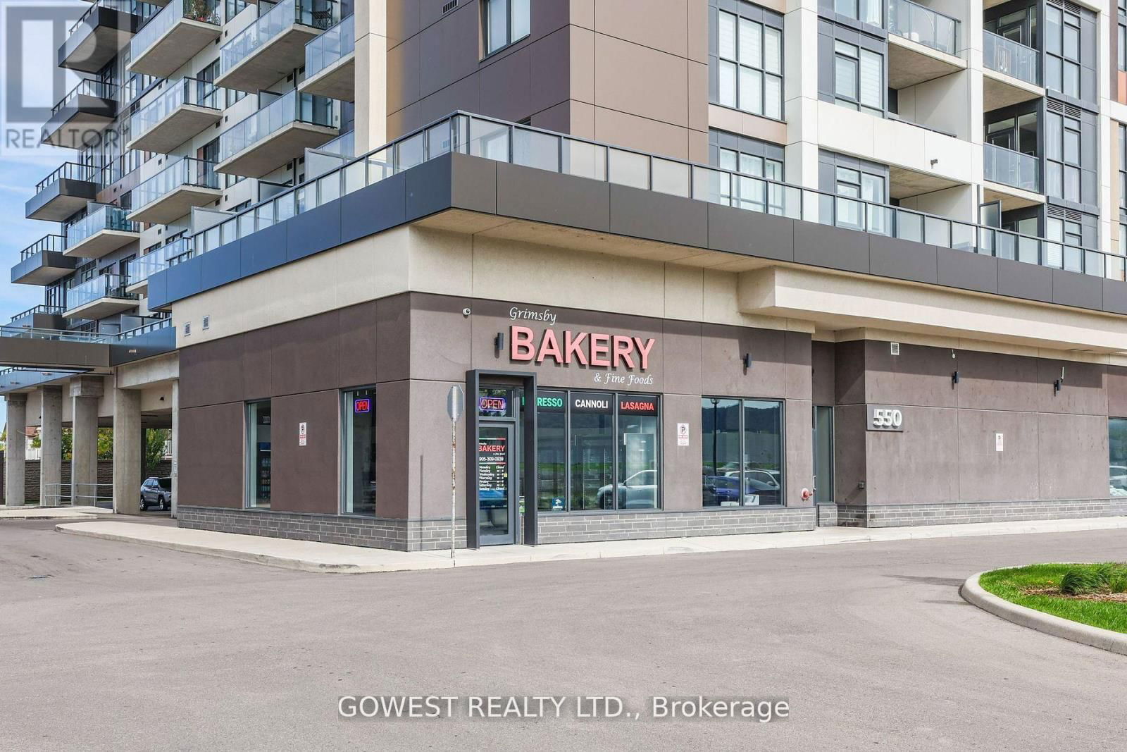 705 - 550 NORTH SERVICE ROAD Image 21