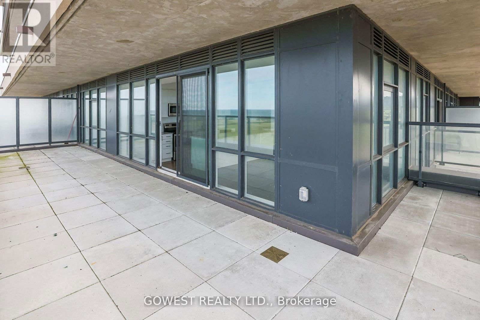 705 - 550 NORTH SERVICE ROAD Image 37