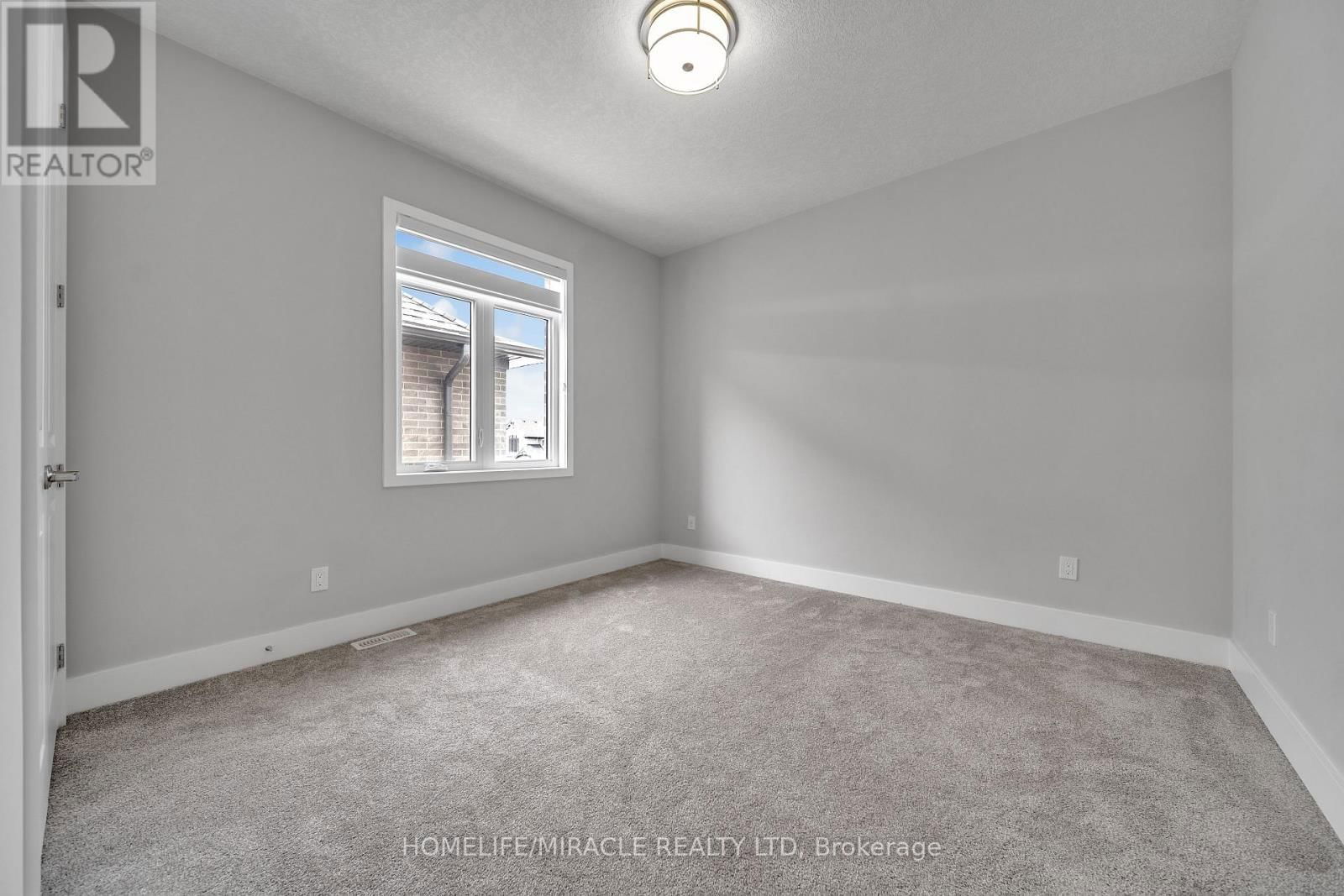 36 HOLLYBROOK TRAIL Image 28