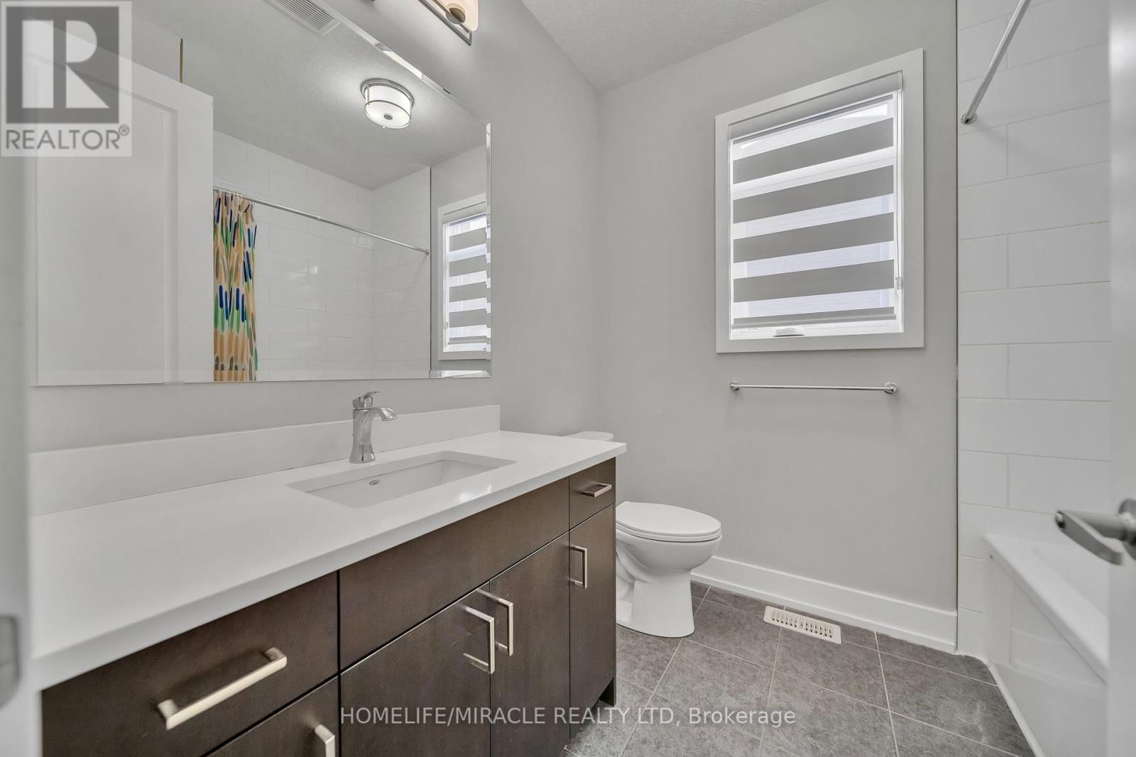 36 HOLLYBROOK TRAIL Image 30