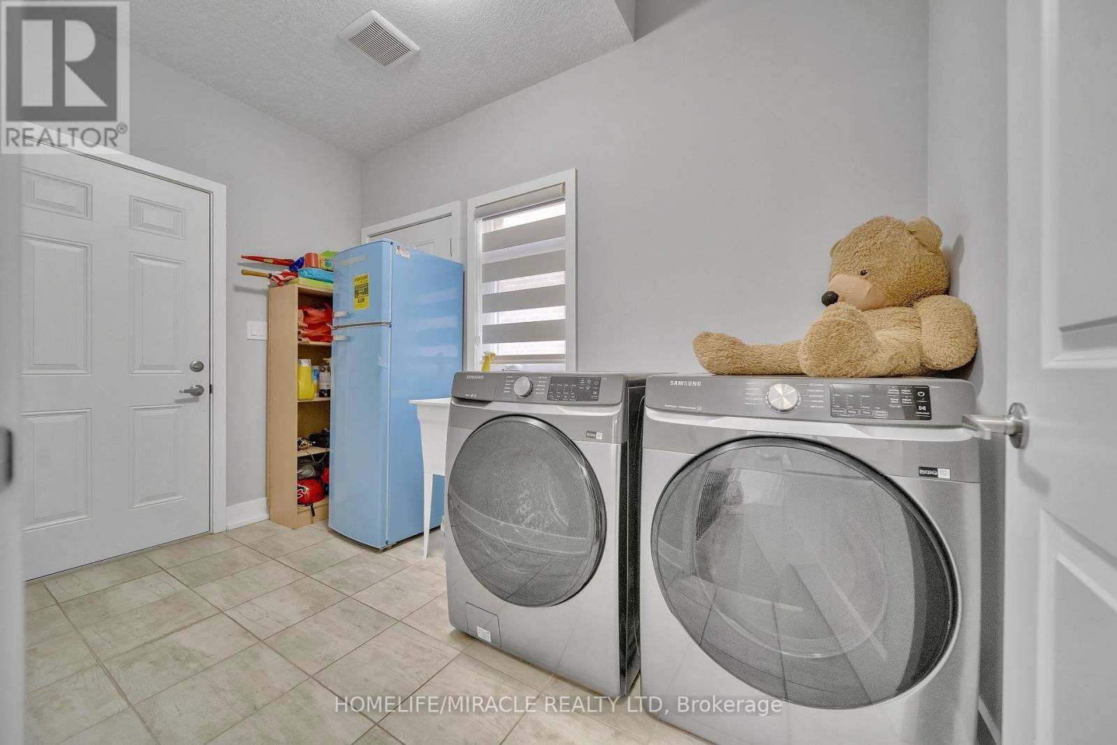 36 HOLLYBROOK TRAIL Image 32