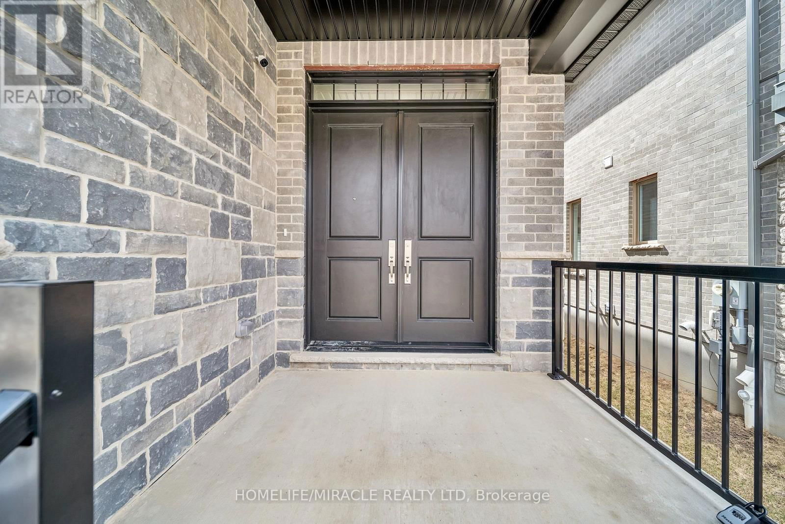 36 HOLLYBROOK TRAIL Image 5