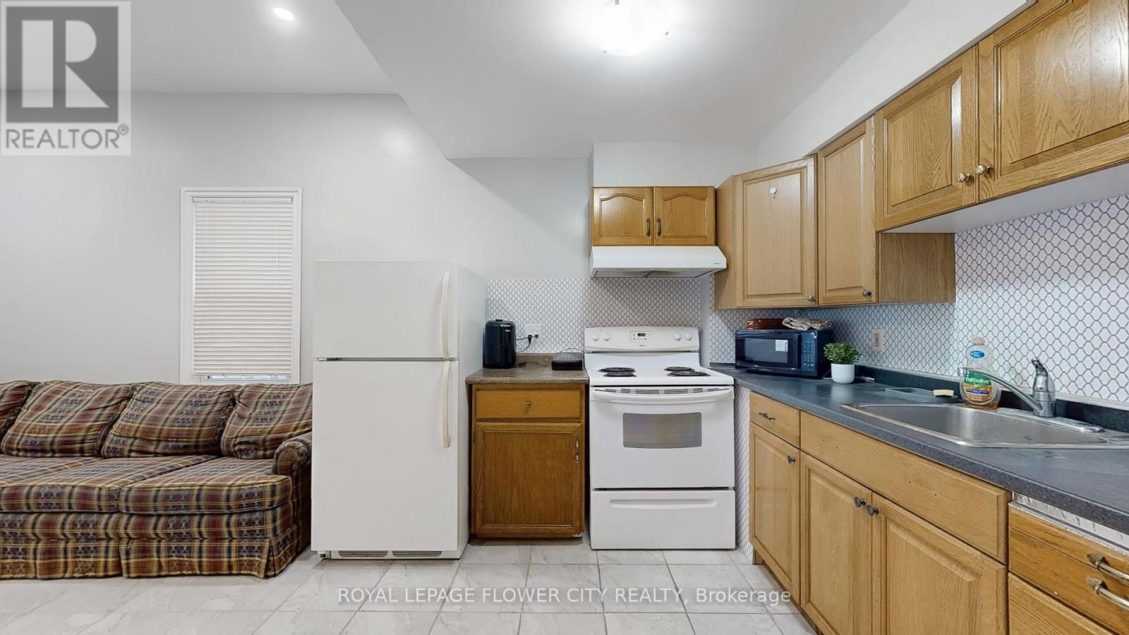6294 ASH STREET Image 11