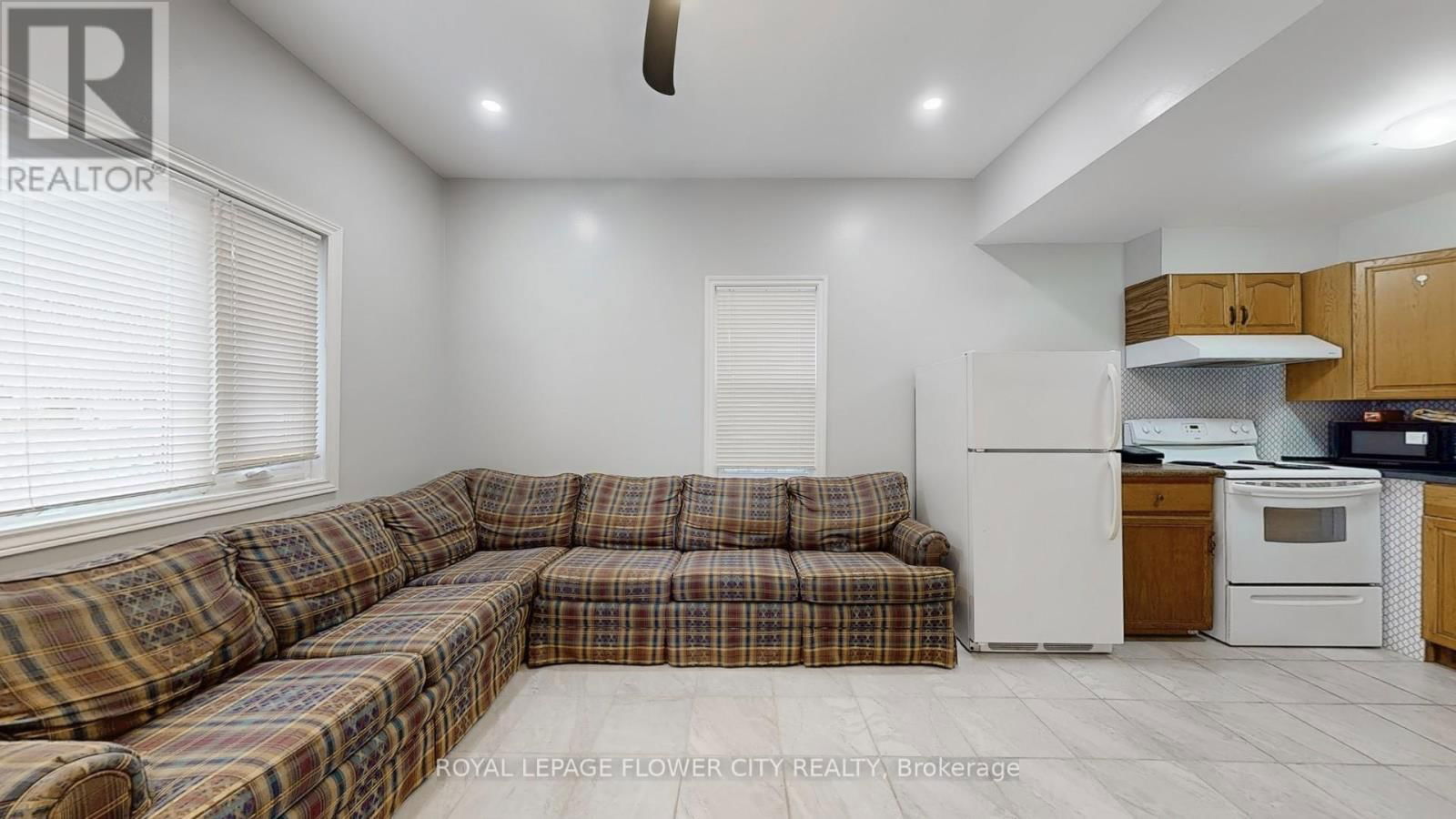 6294 ASH STREET Image 8