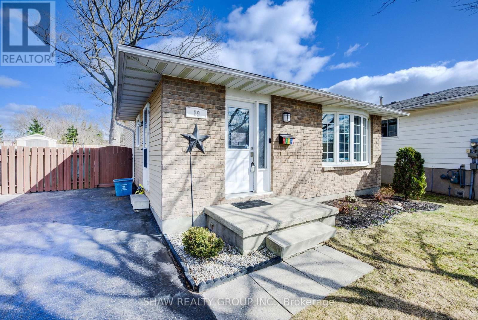 19 SEKURA PLACE Image 1