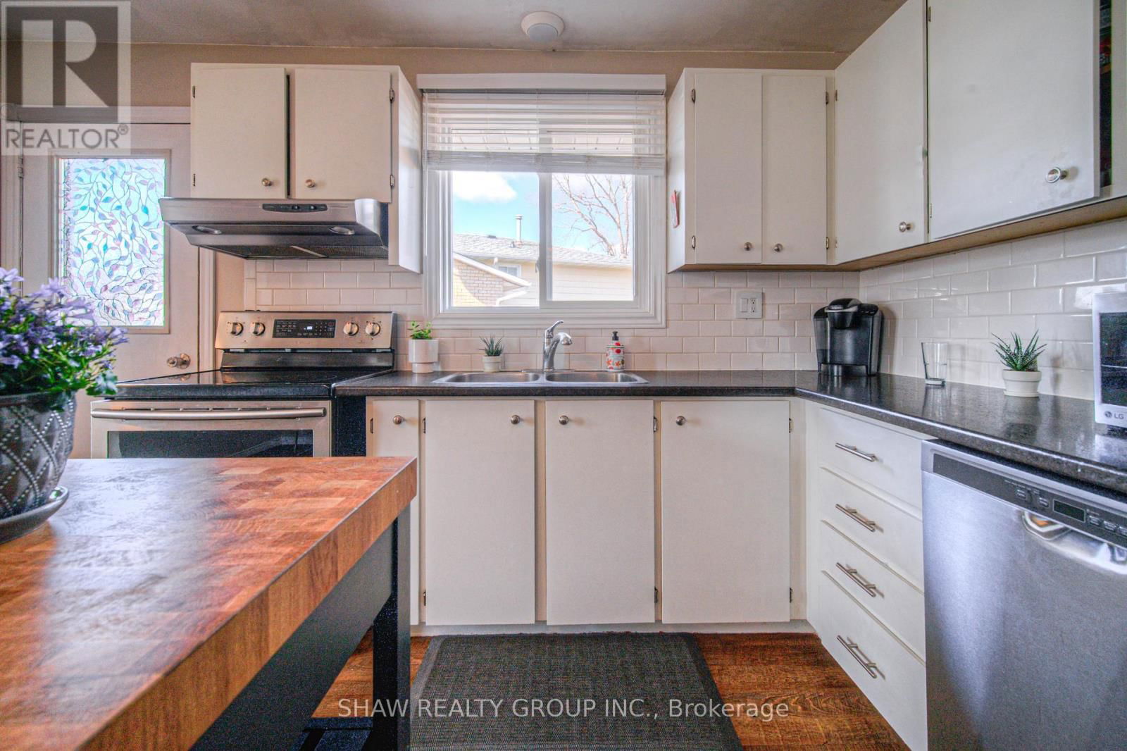 19 SEKURA PLACE Image 9