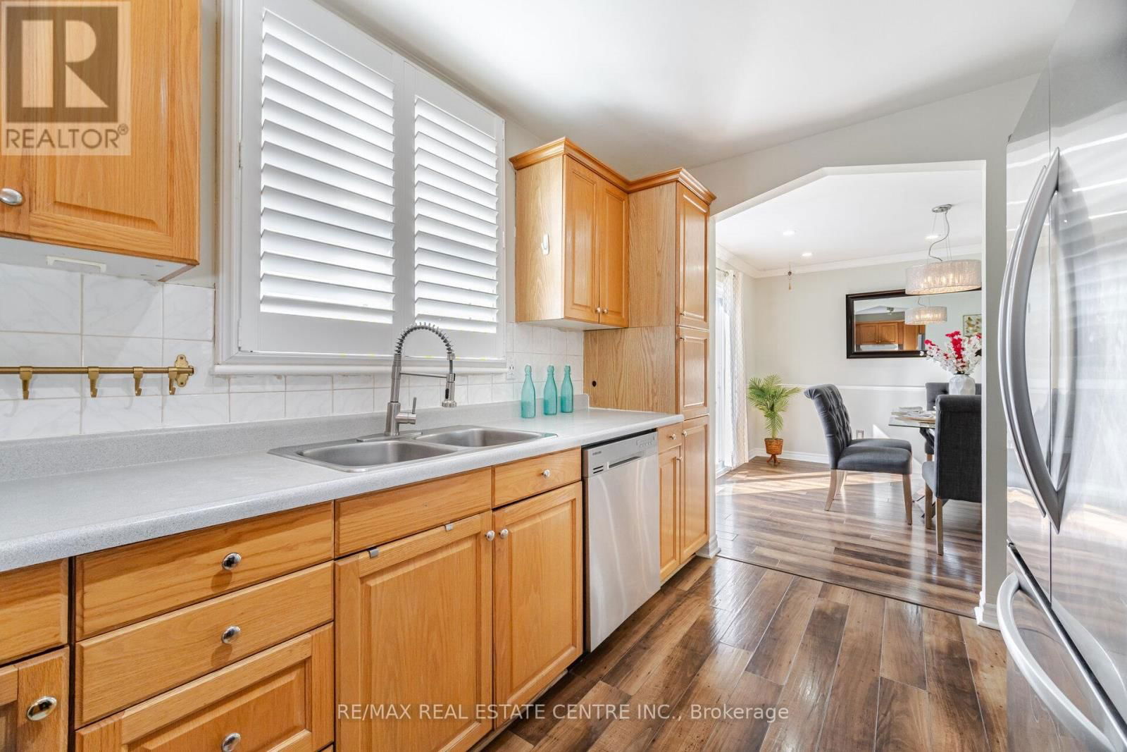 32 EAST 44TH STREET Image 12
