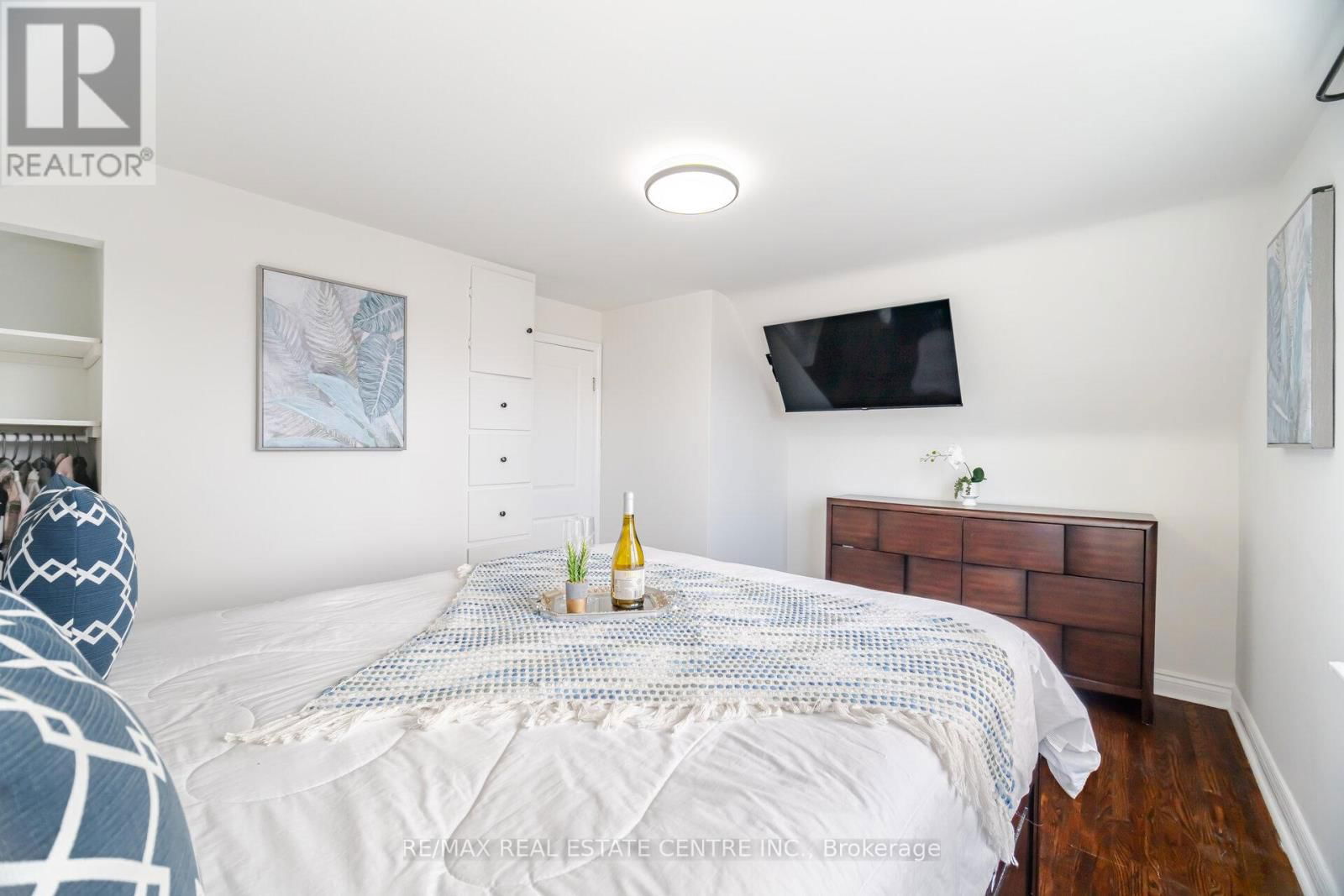 32 EAST 44TH STREET Image 18