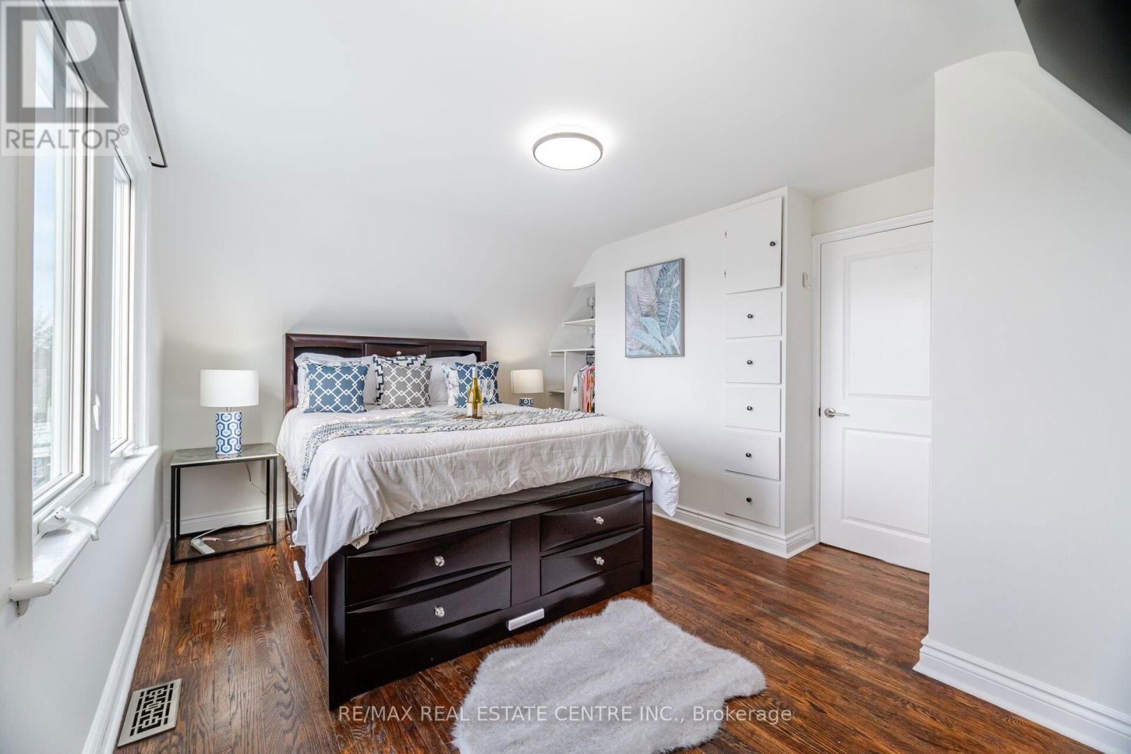 32 EAST 44TH STREET Image 19