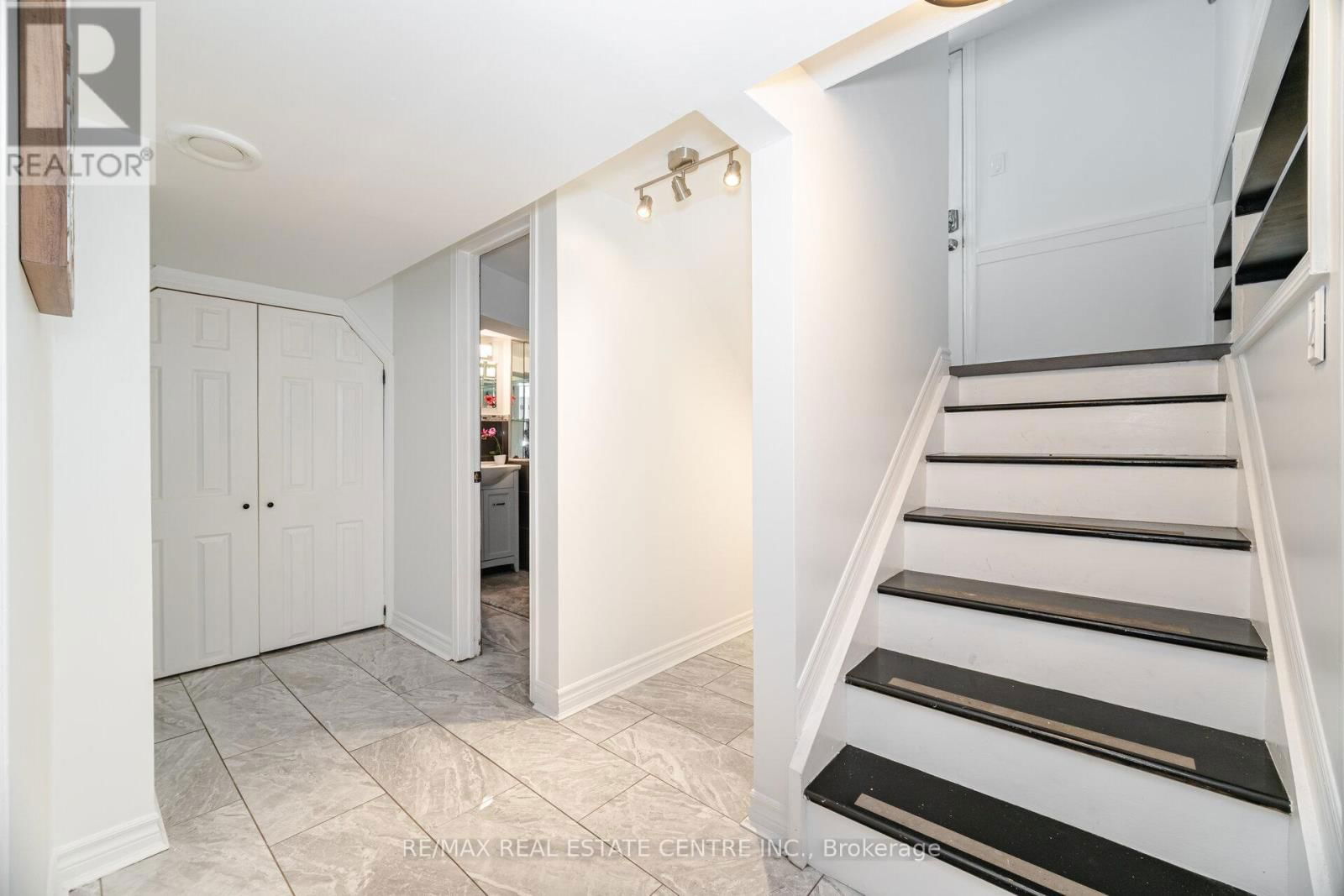 32 EAST 44TH STREET Image 25