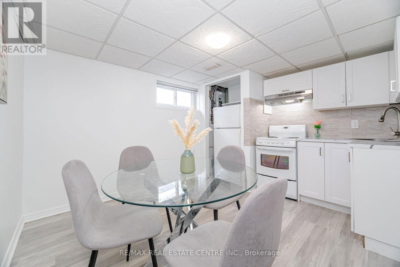 32 EAST 44TH STREET Image 27