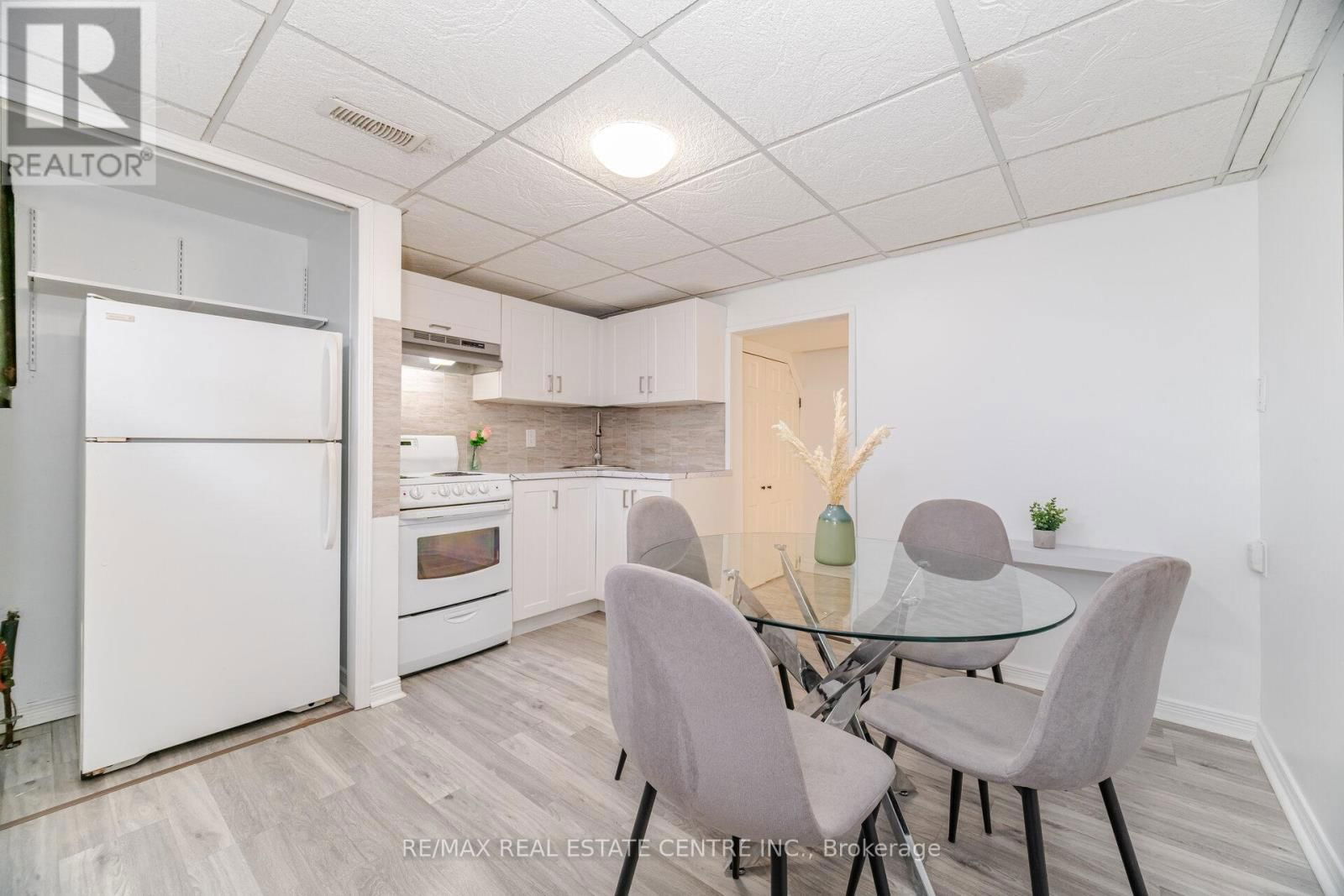 32 EAST 44TH STREET Image 28