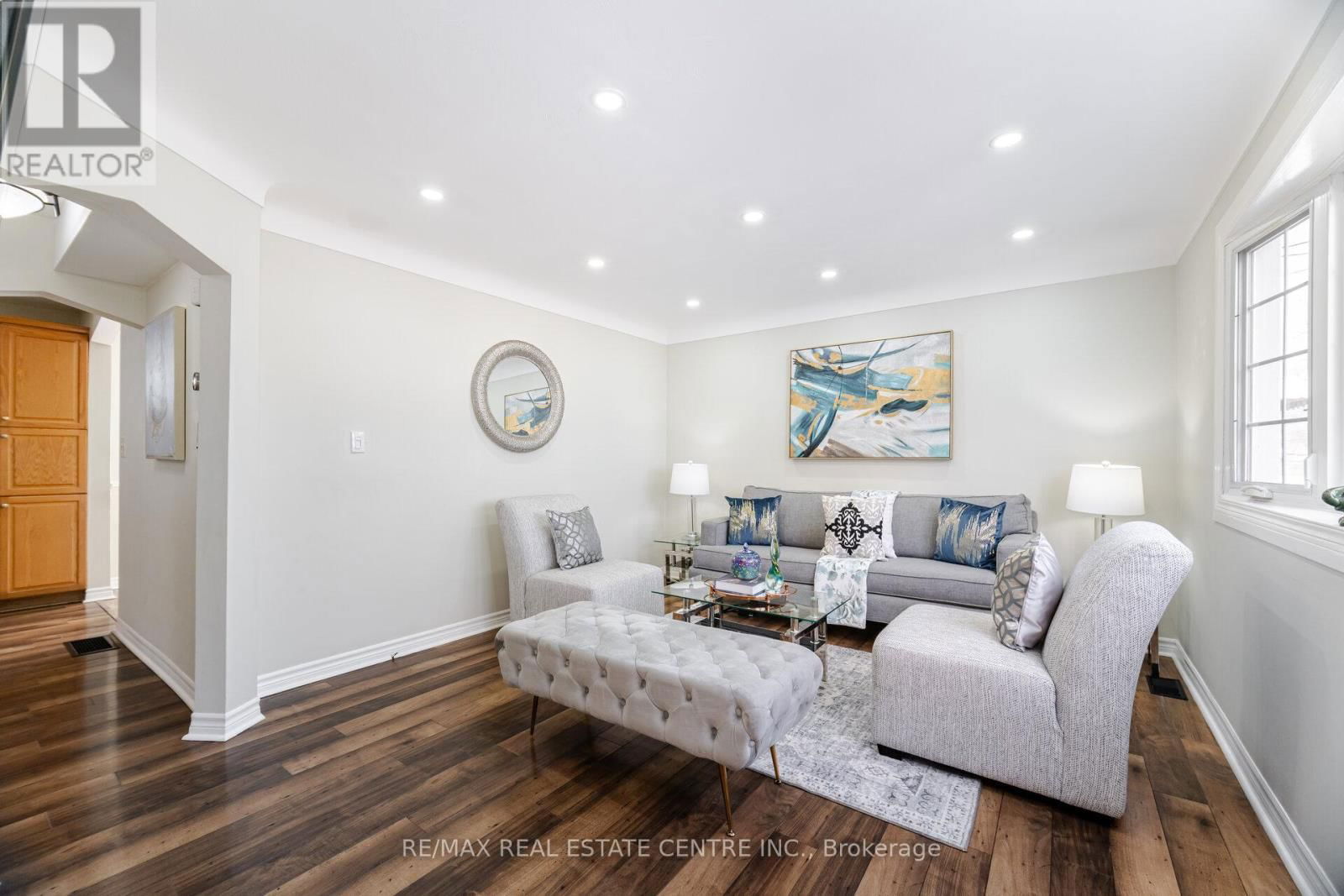 32 EAST 44TH STREET Image 8