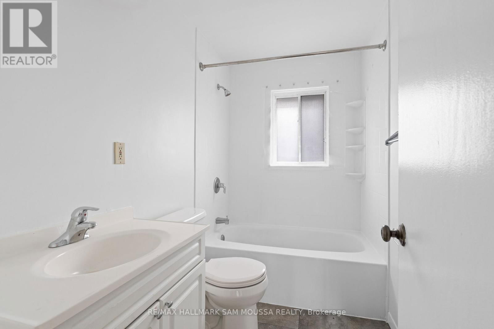 422 QUEEN MARY STREET Image 12