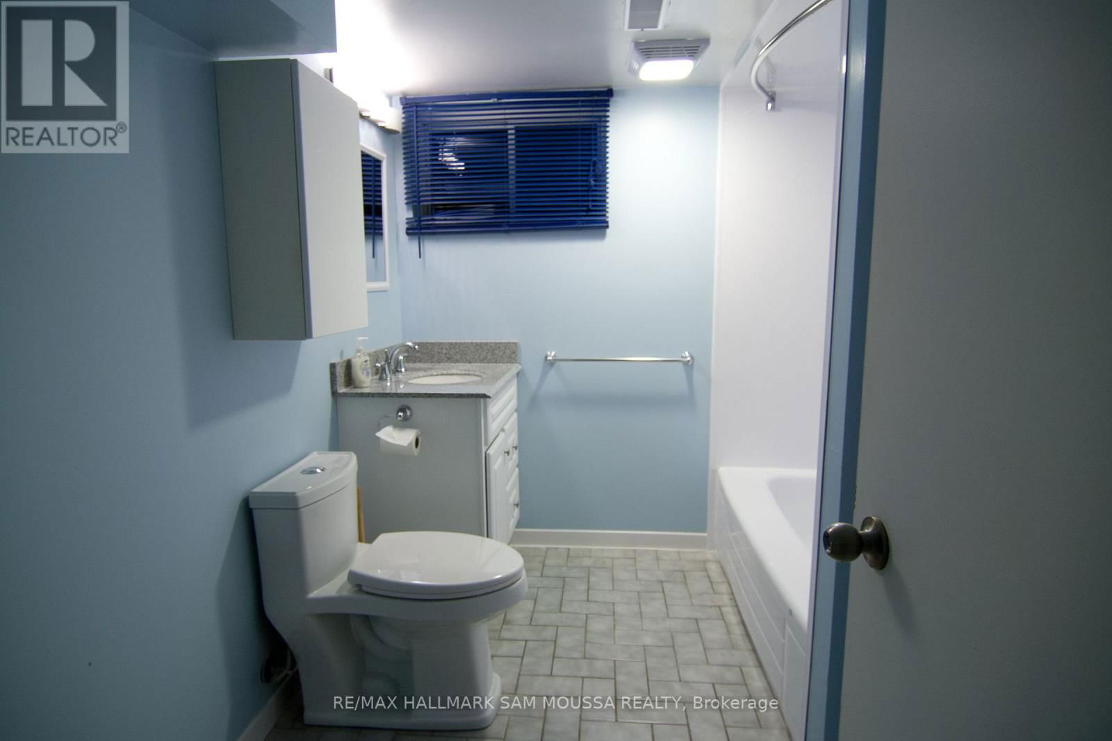 422 QUEEN MARY STREET Image 18