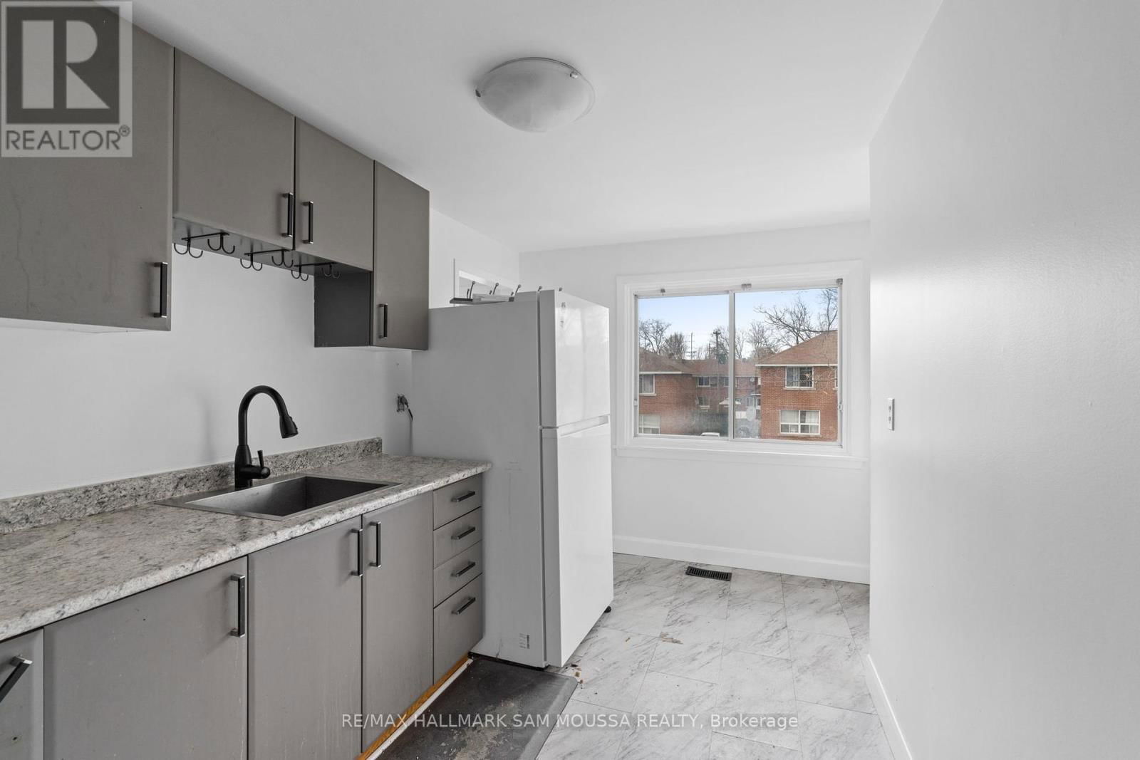 422 QUEEN MARY STREET Image 6