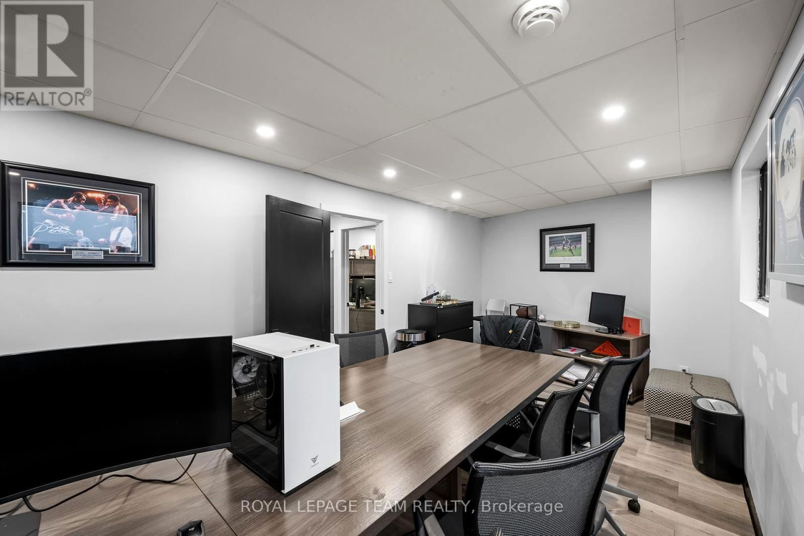 123 - 15 CAPELLA COURT Image 16