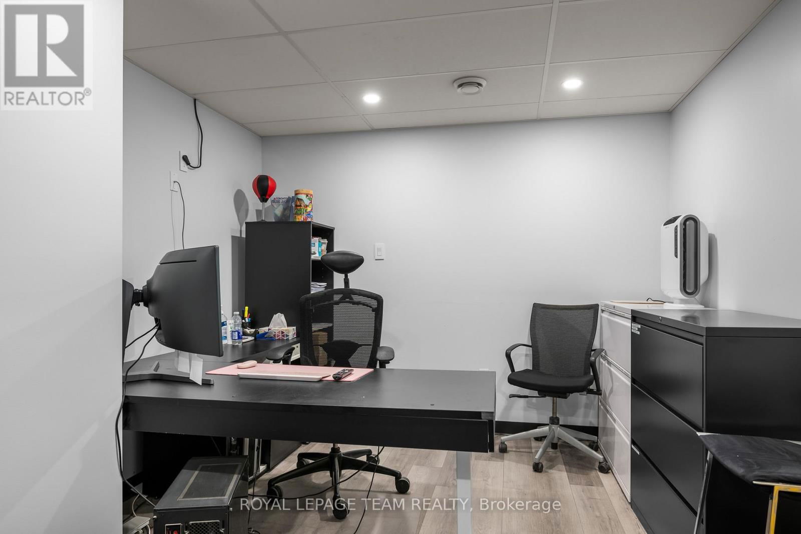 123 - 15 CAPELLA COURT Image 29