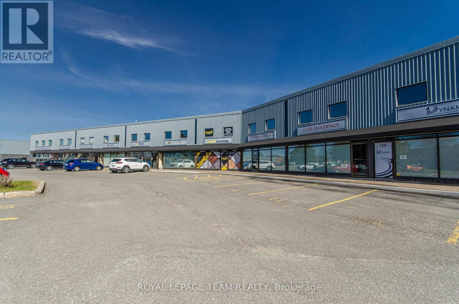 123 - 15 CAPELLA COURT Image 38
