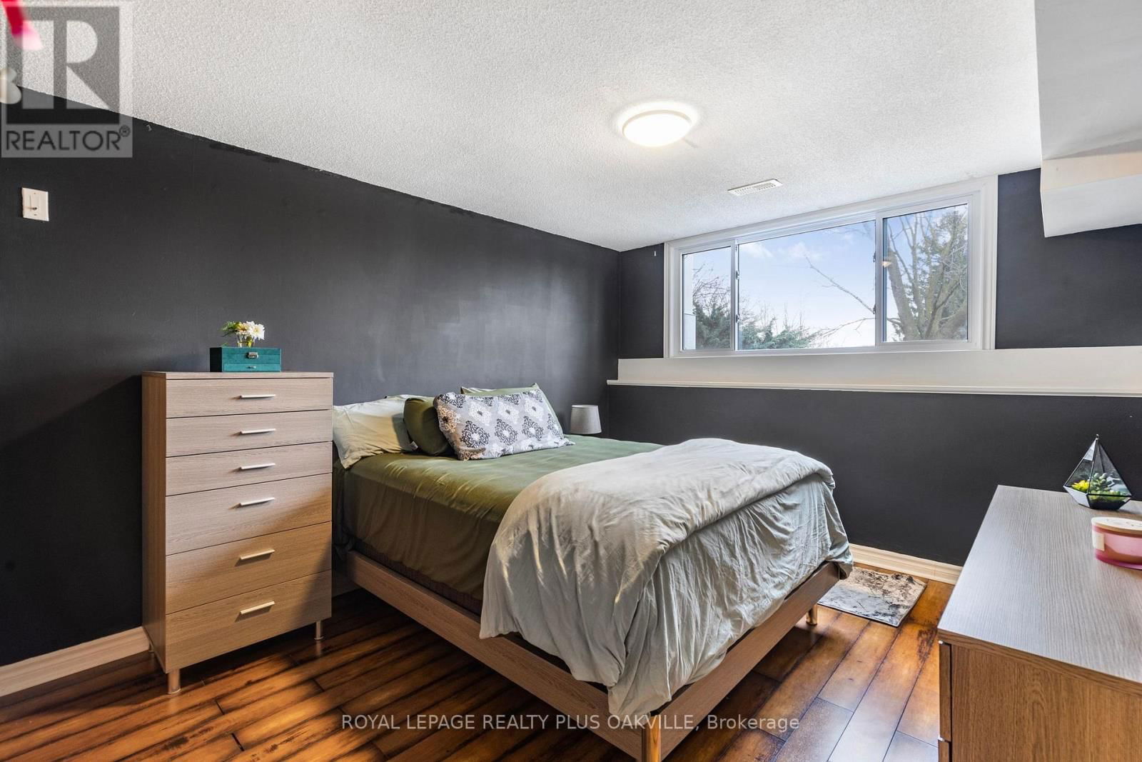 4 RONALD ROAD Image 18