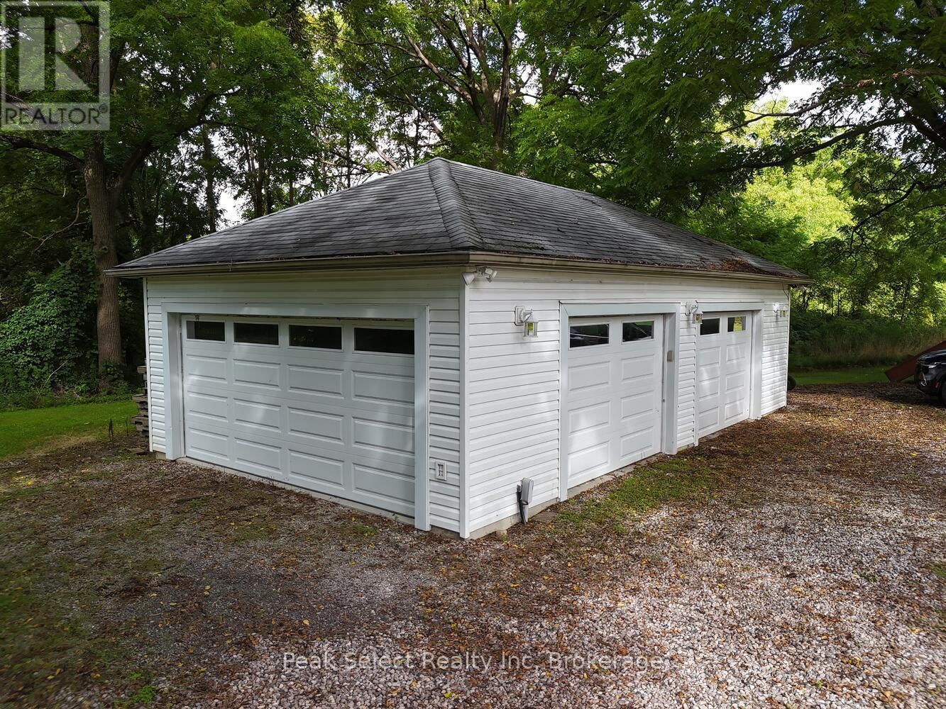 1511 GAINSBOROUGH ROAD Image 14