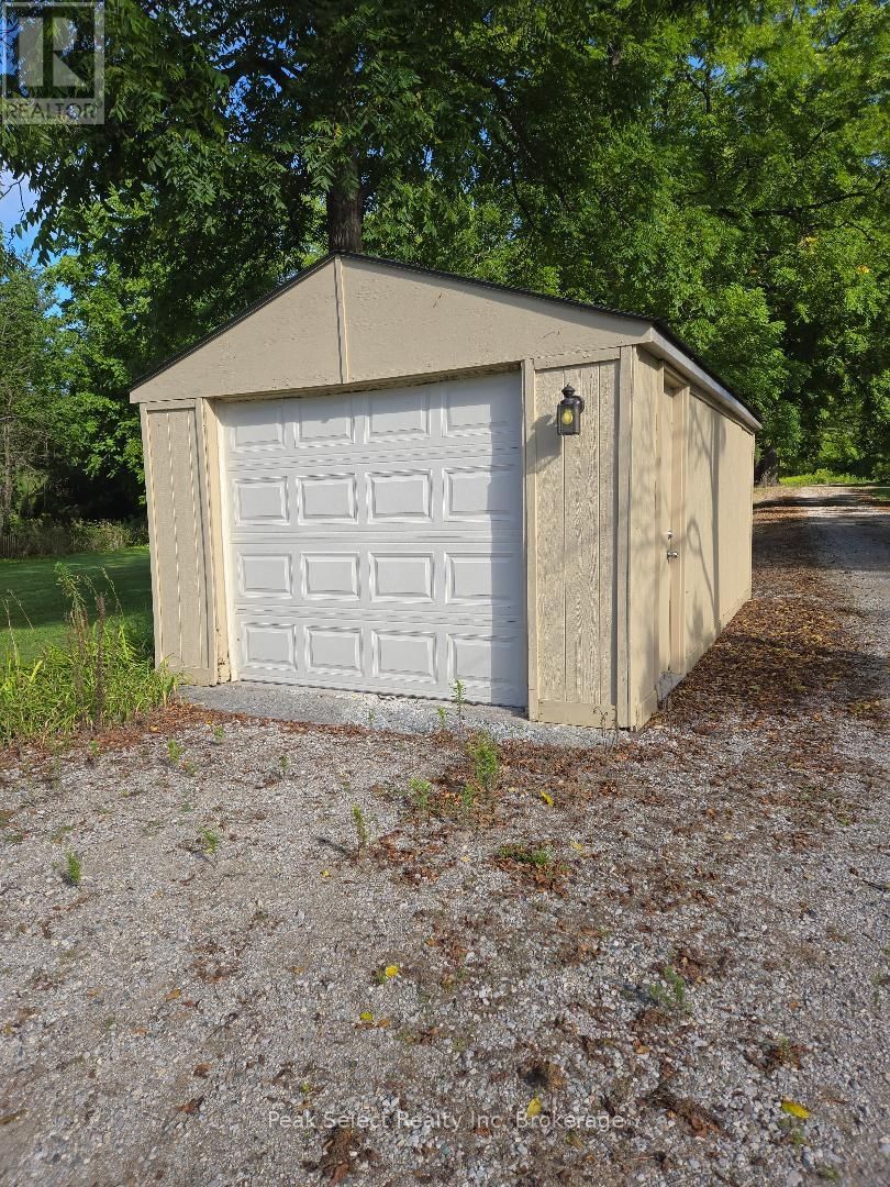 1511 GAINSBOROUGH ROAD Image 15