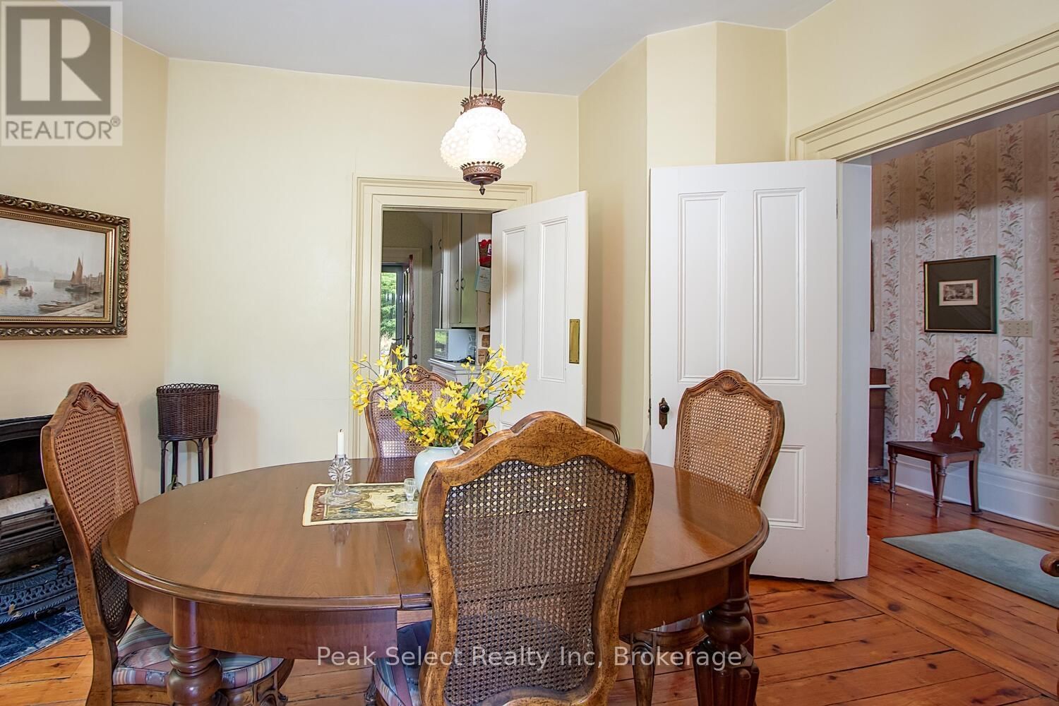 1511 GAINSBOROUGH ROAD Image 18