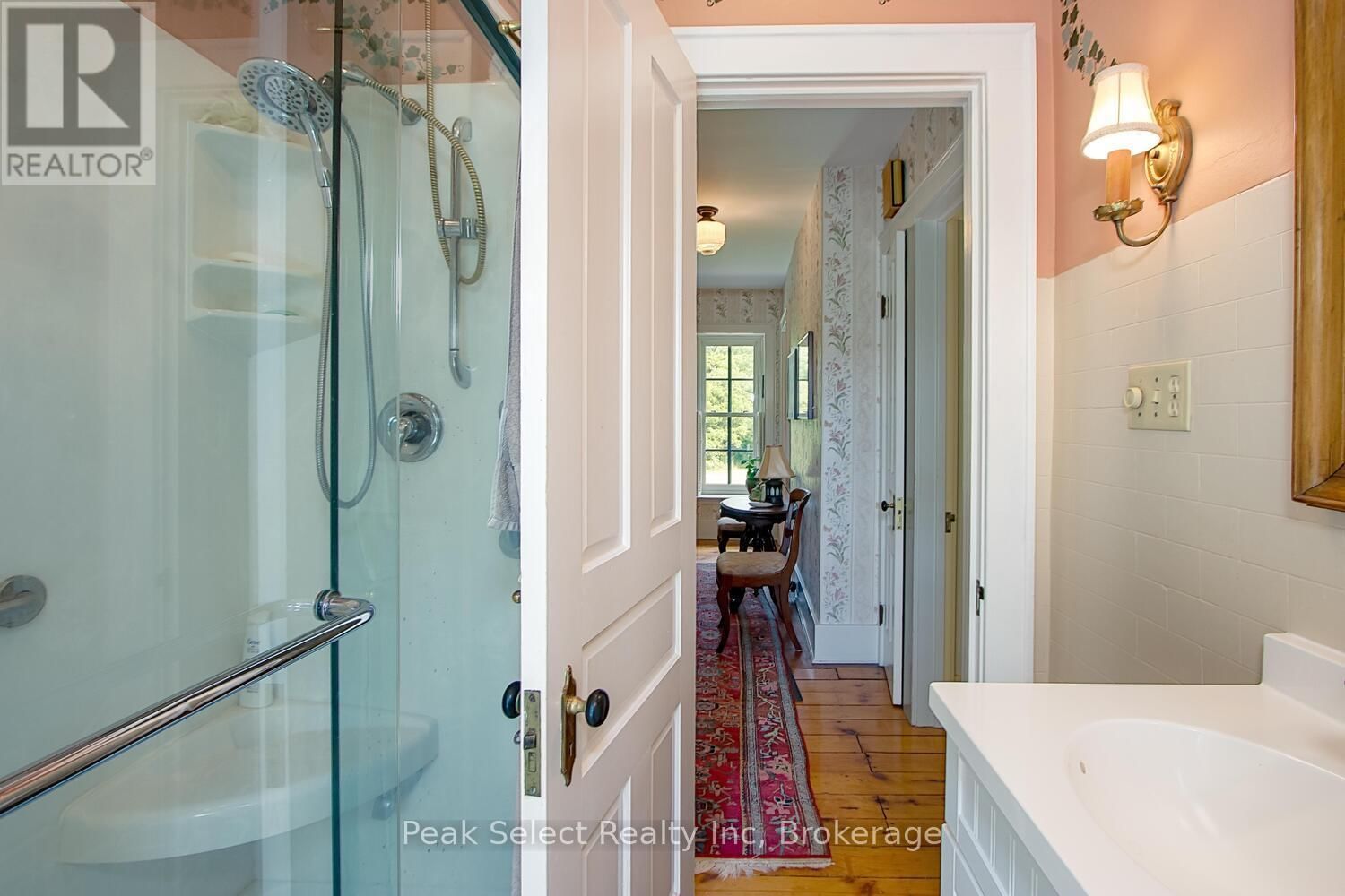 1511 GAINSBOROUGH ROAD Image 21