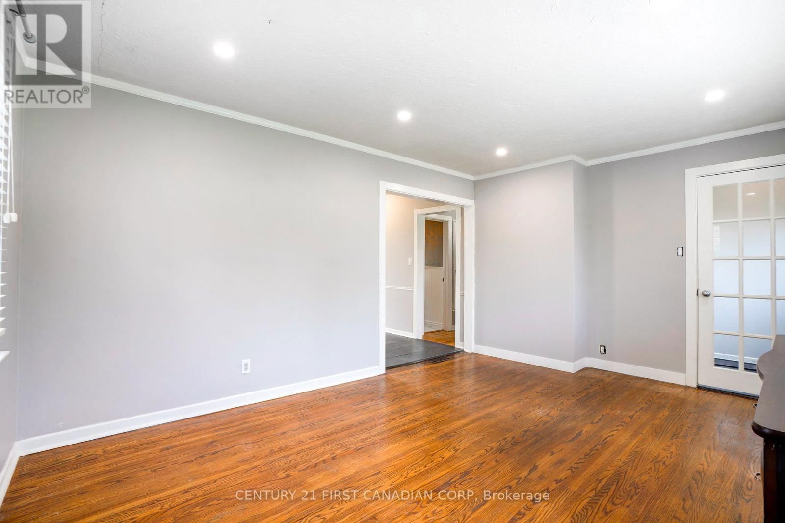139 BRITANNIA AVENUE Image 9