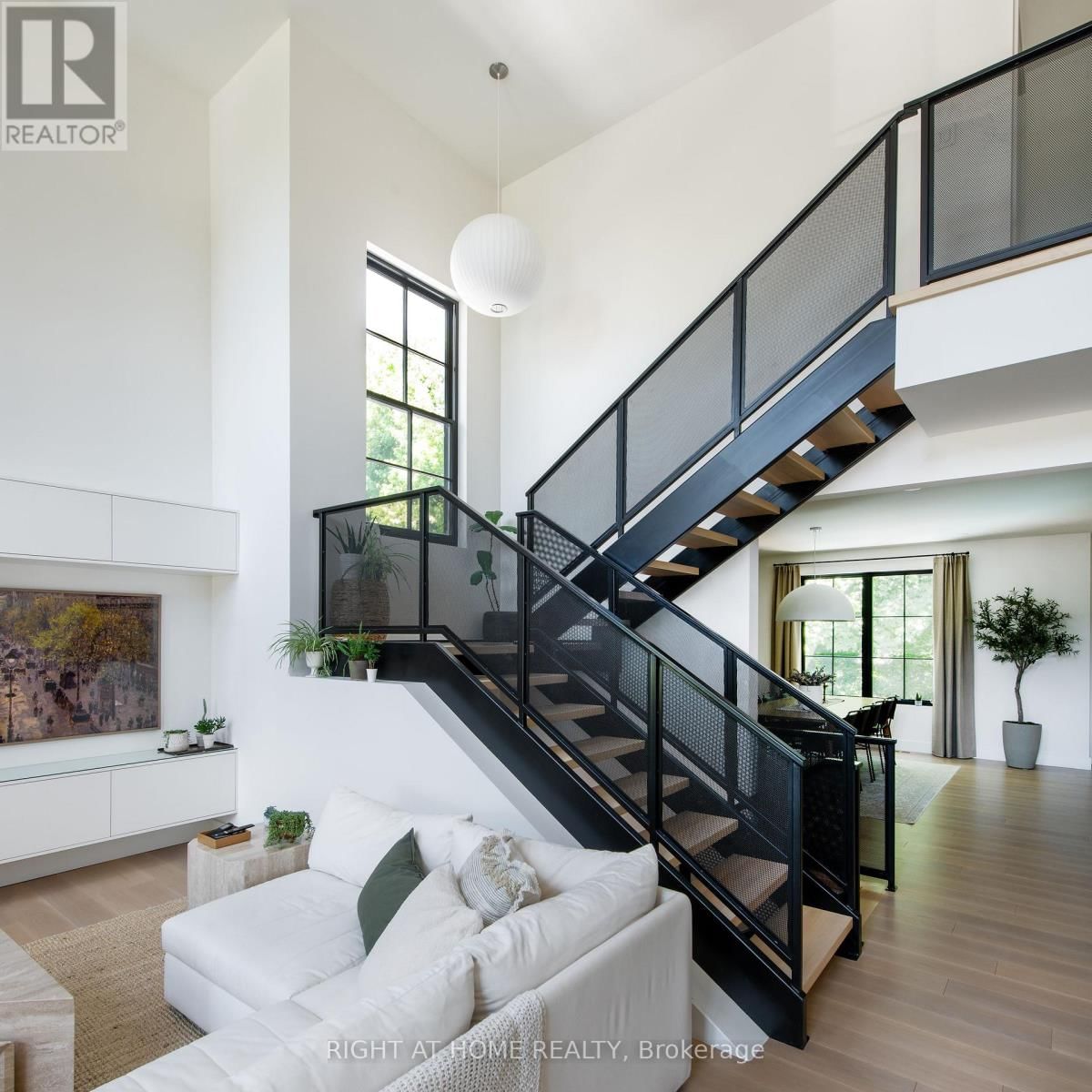 421 FRASER AVENUE Image 3