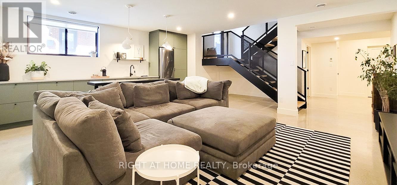 421 FRASER AVENUE Image 31