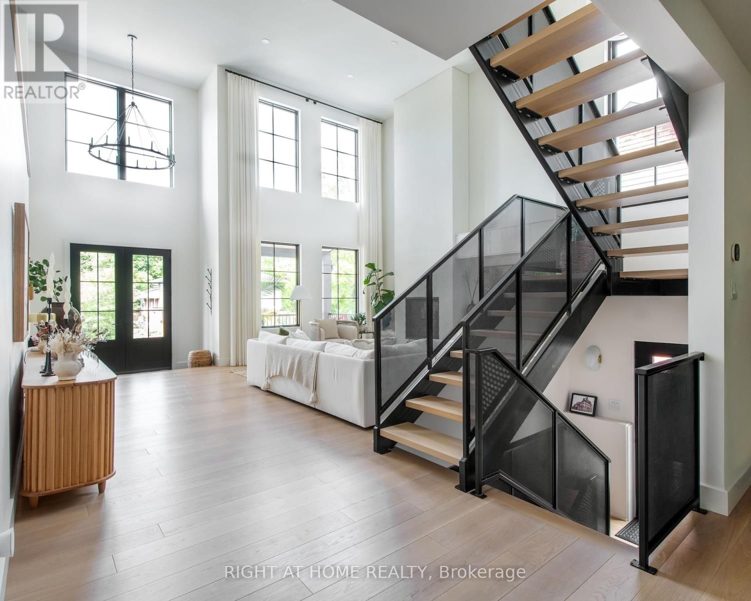 421 FRASER AVENUE Image 7