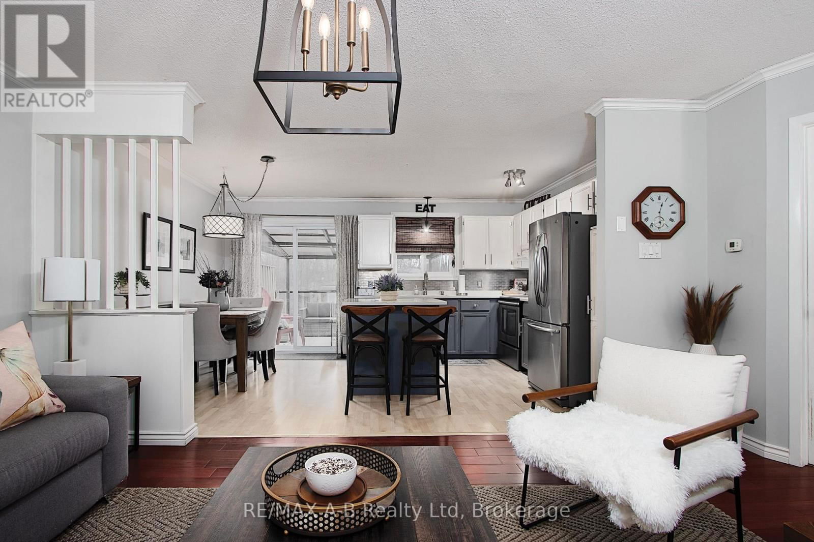 398 DAYNA CRESCENT Image 10