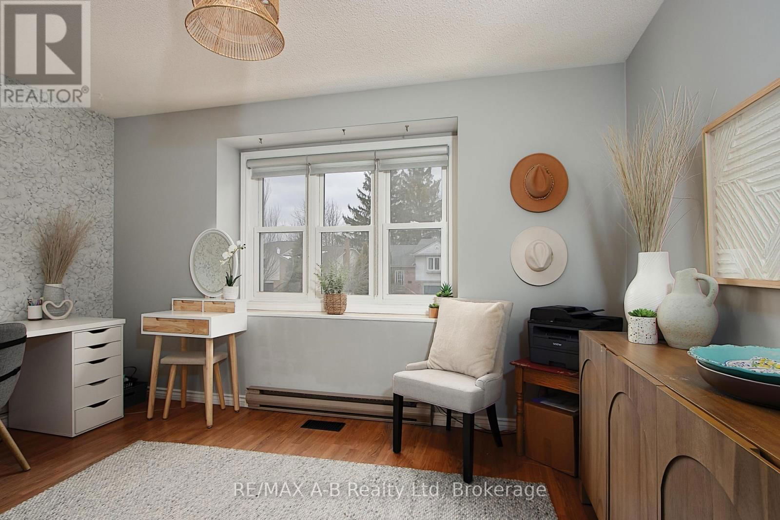398 DAYNA CRESCENT Image 16