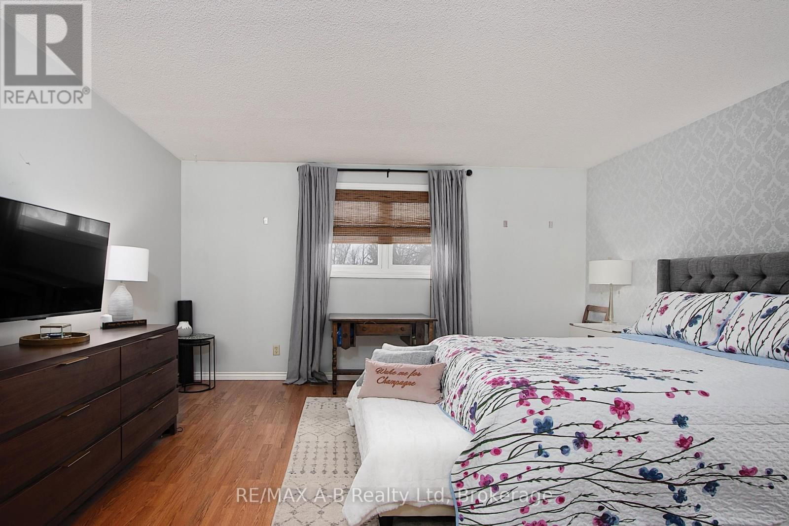 398 DAYNA CRESCENT Image 20