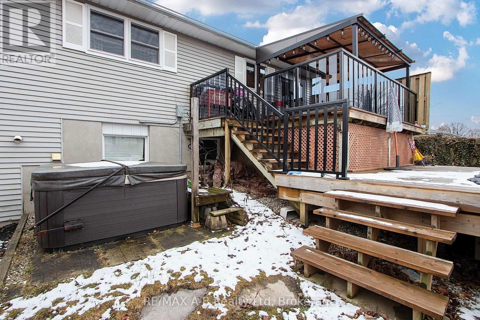 398 DAYNA CRESCENT Image 34