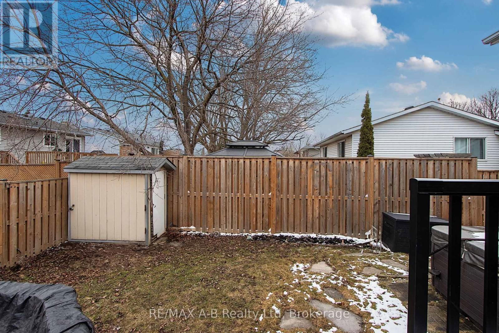 398 DAYNA CRESCENT Image 36
