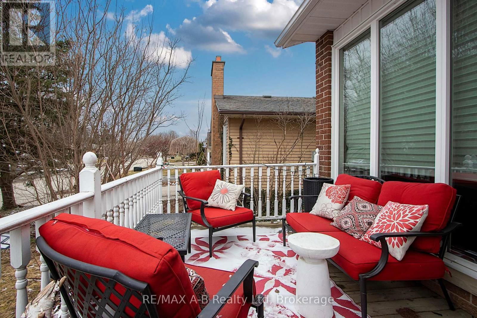 398 DAYNA CRESCENT Image 4