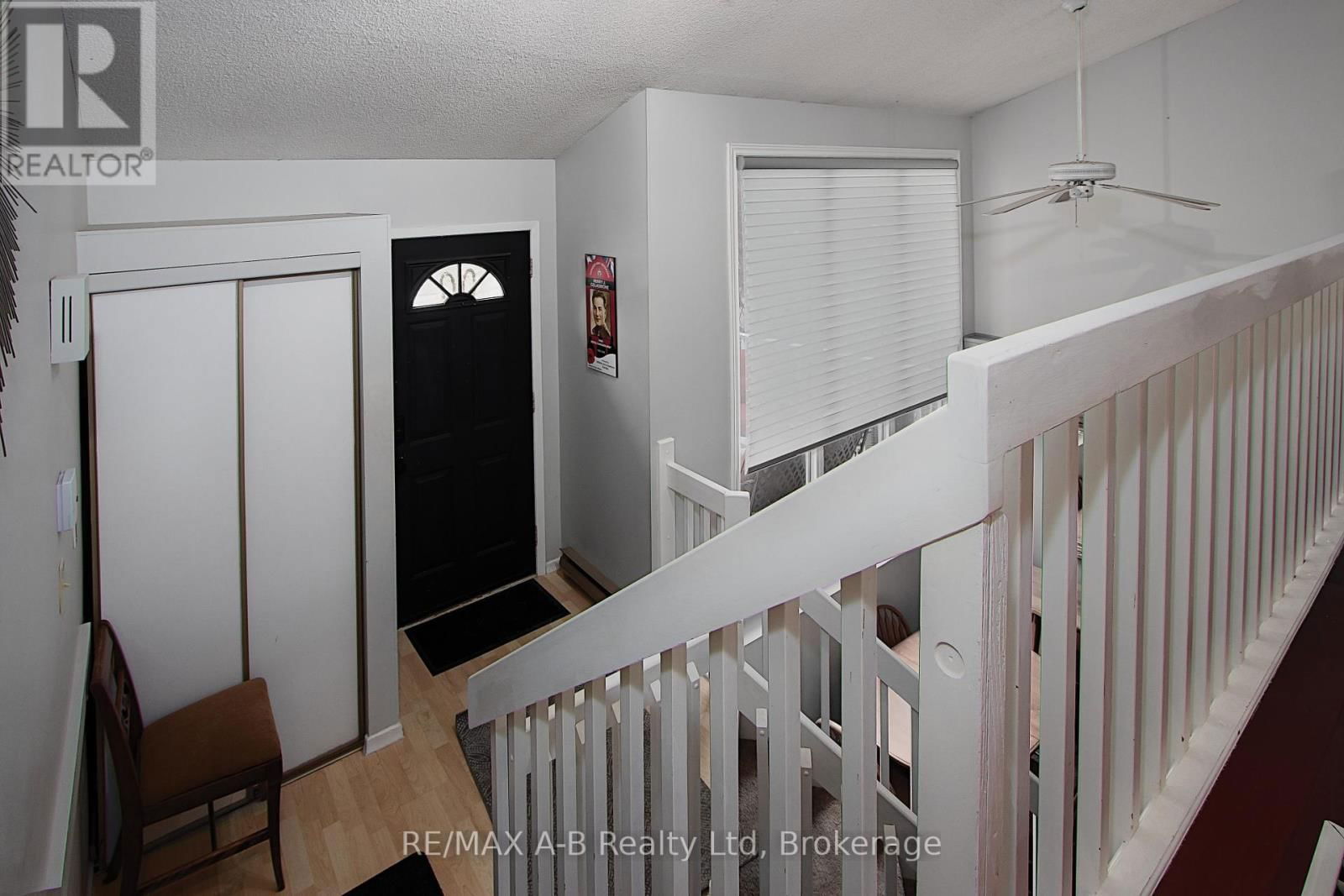 398 DAYNA CRESCENT Image 5