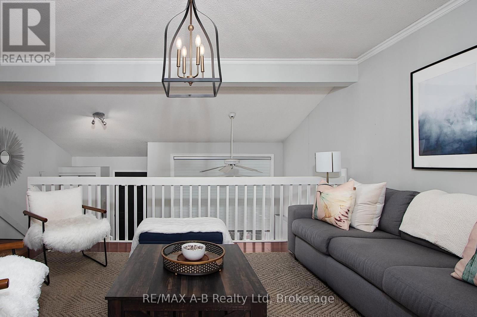 398 DAYNA CRESCENT Image 8