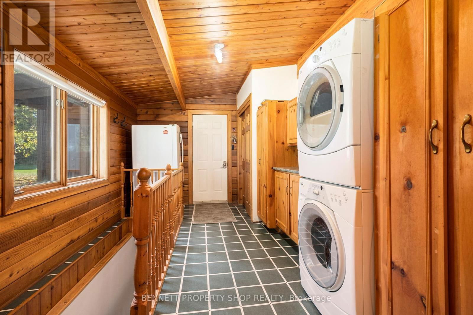 1031 BARRYVALE ROAD Image 22