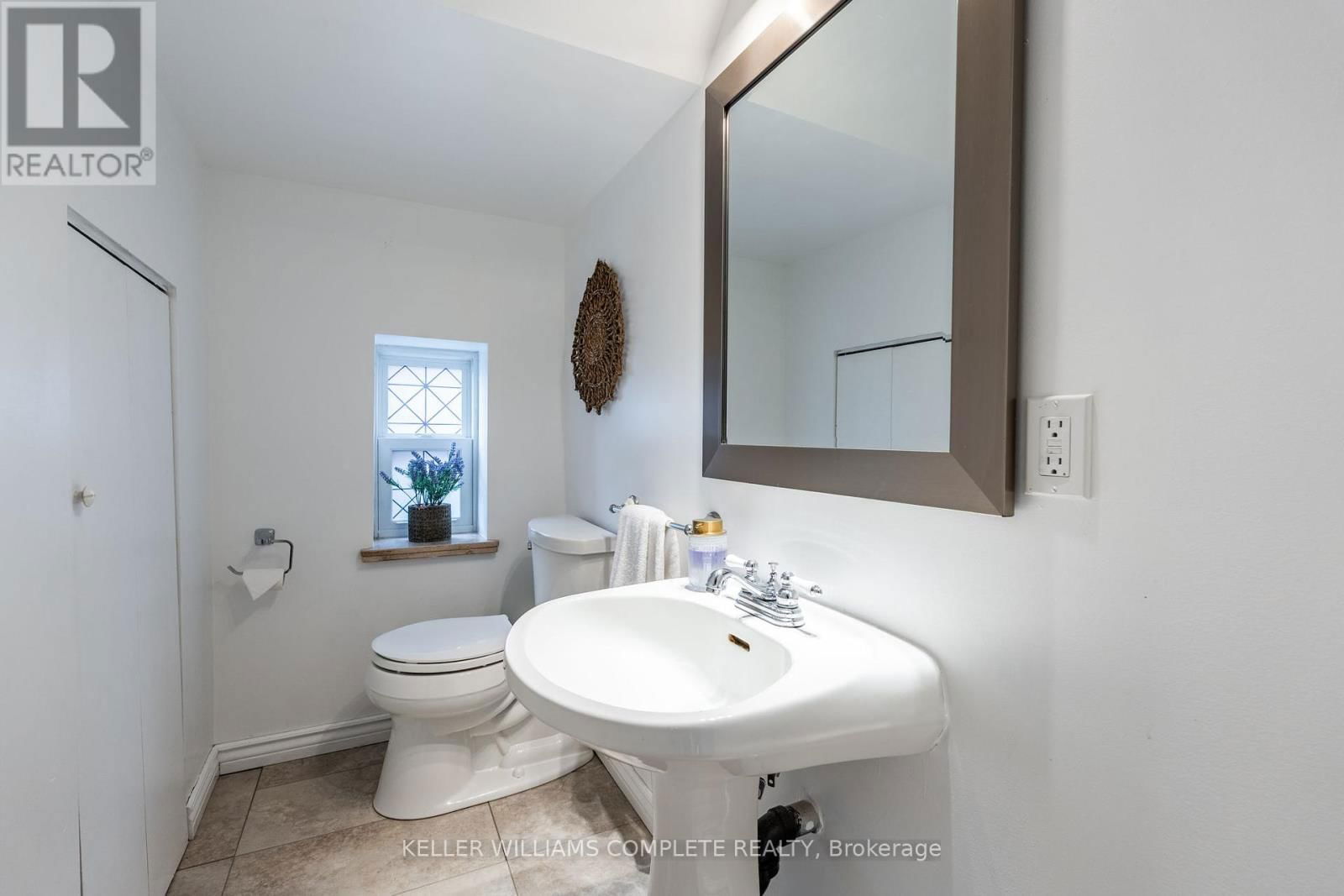 48 WEST 3RD STREET Image 14