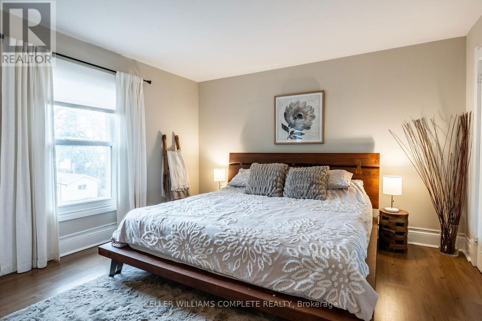 48 WEST 3RD STREET Image 15