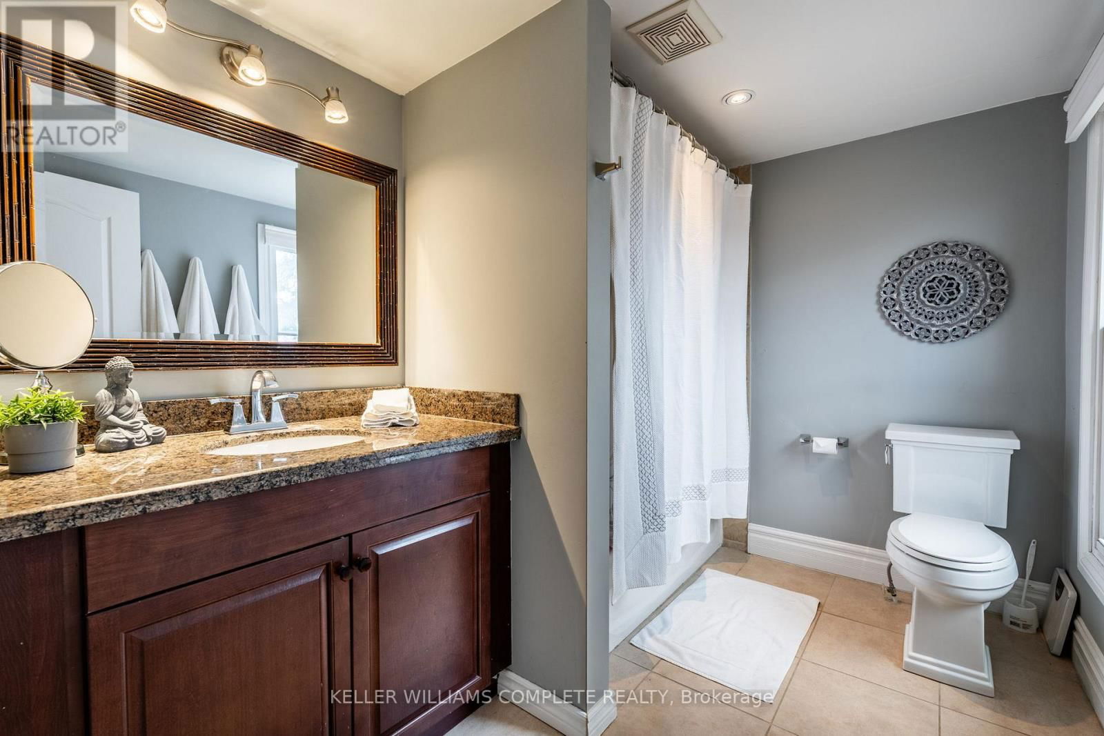 48 WEST 3RD STREET Image 17