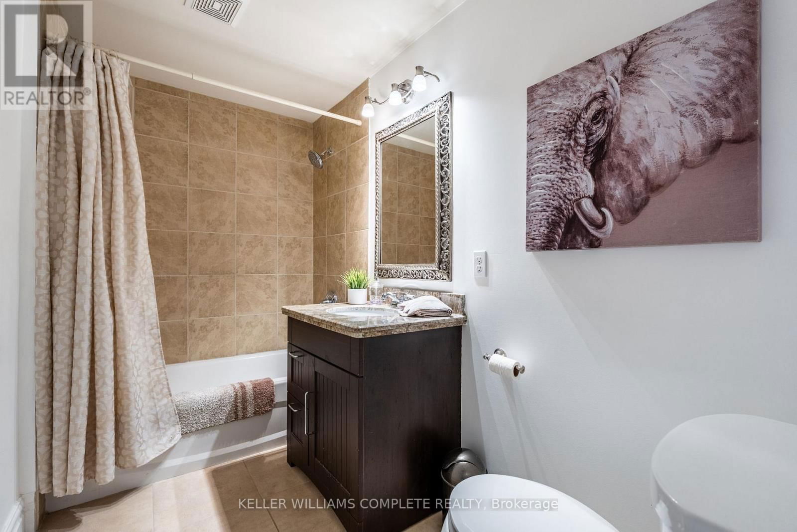 48 WEST 3RD STREET Image 22