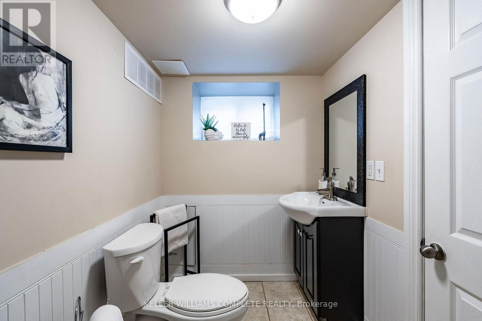 48 WEST 3RD STREET Image 27