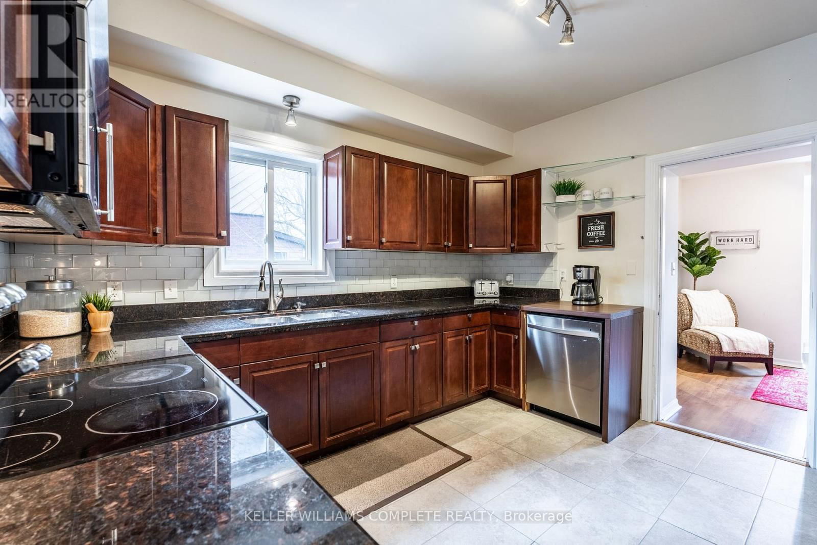 48 WEST 3RD STREET Image 9