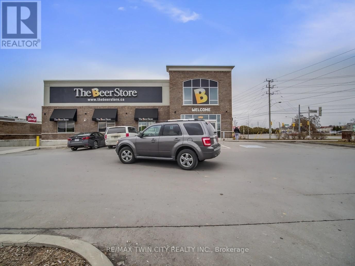 112 - 7 ERIE AVENUE Image 25