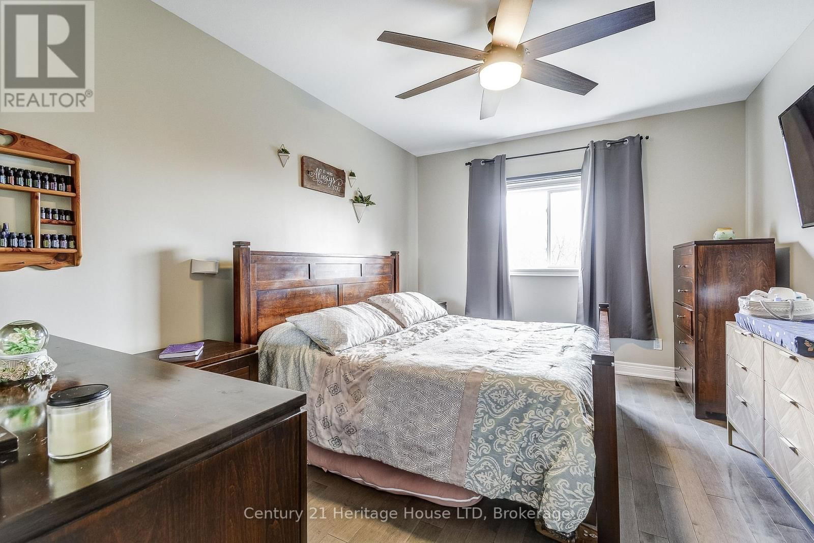 1021 MEADOWOOD STREET Image 18