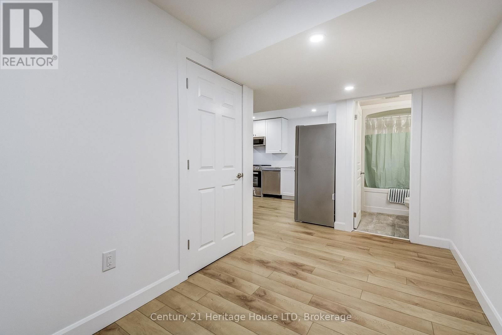1021 MEADOWOOD STREET Image 23